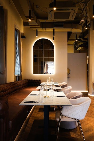 SquareOne Experience Bar & Restaurant