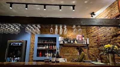 AHA! slow wine bar