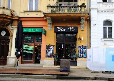 Caffe Bar 45