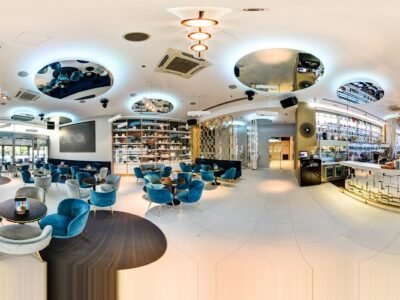 Plaza Bar