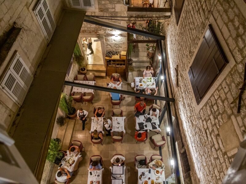 LAGANINI seafood • pasta • steak