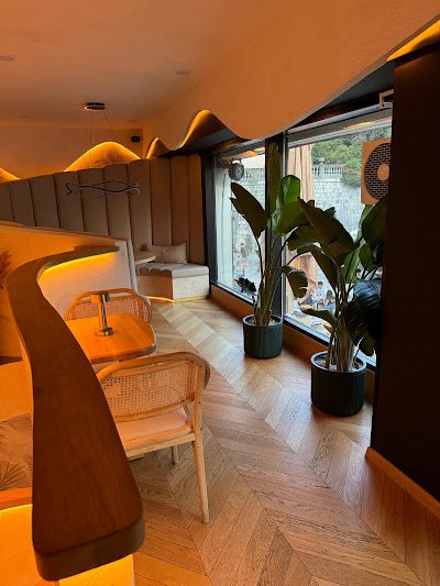 MAONA PIZZERIA, RESTAURANT & COCKTAILS